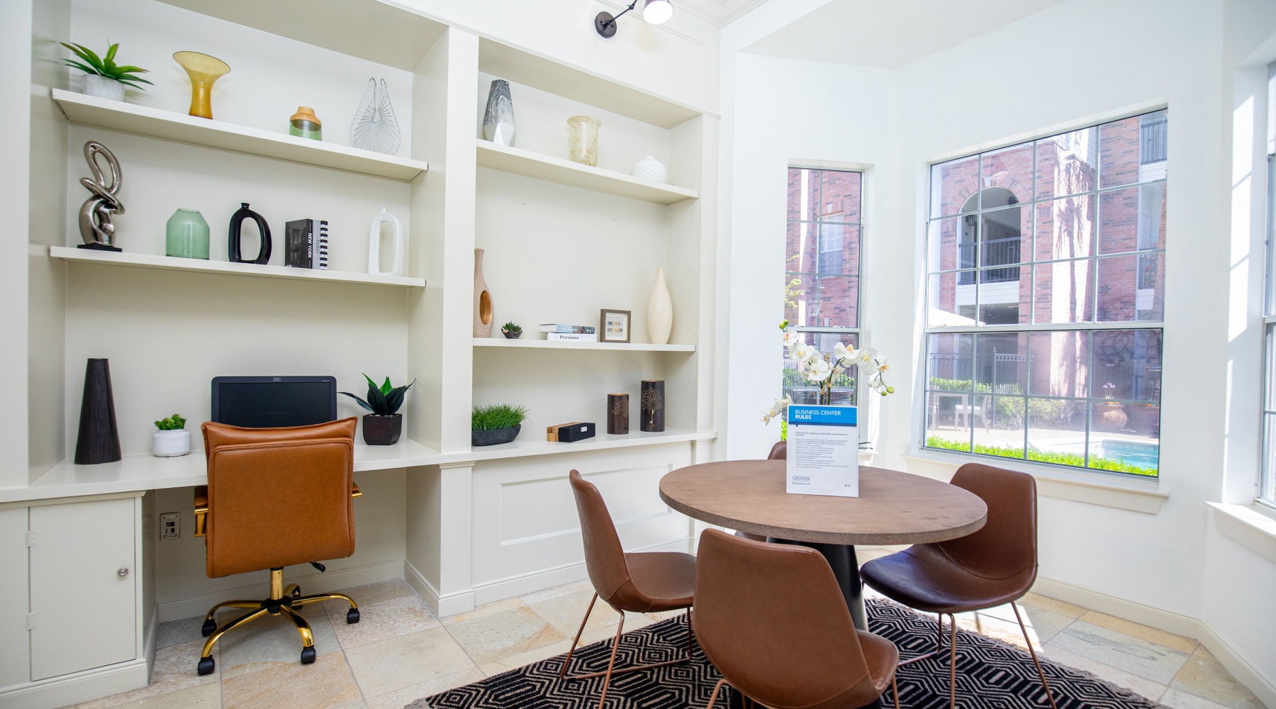 Leasing Center Leasing Office in Houston
